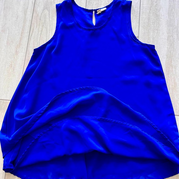 Sleeveless top - Picture 2 of 5